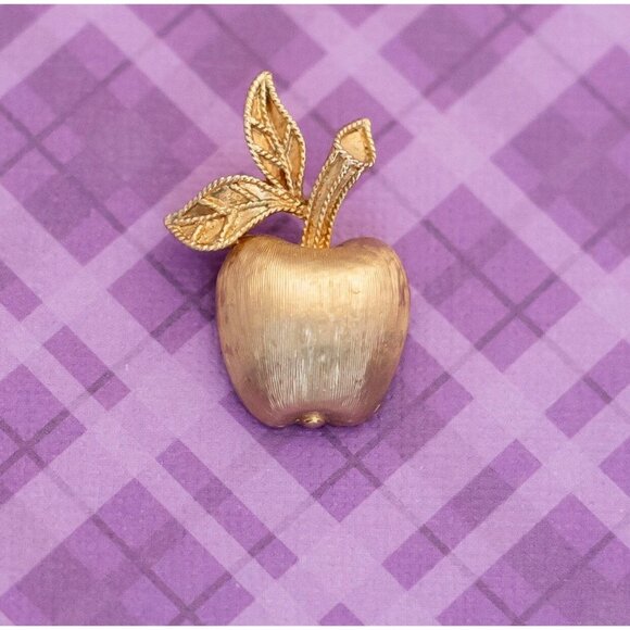 Vintage Golden Apple Brooch by Avon - V8 - Picture 1 of 2